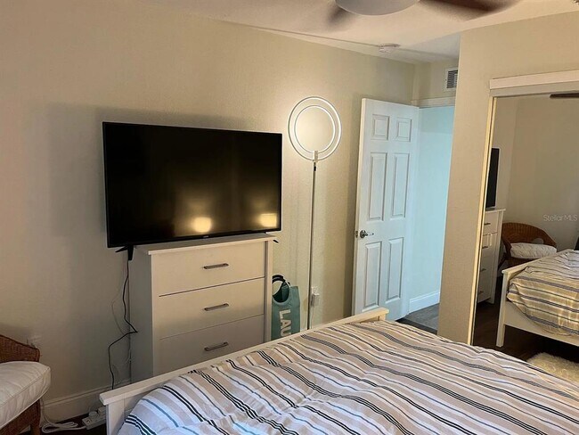 Building Photo - 626 74th St N