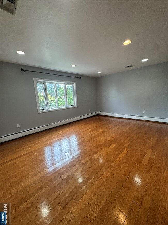 Building Photo - 376 Greenmount Ave