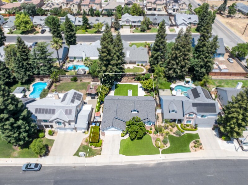 Building Photo - 2173 Spruce Ave