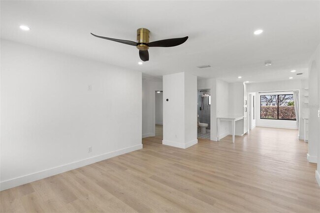 Building Photo - 312 41st Ave