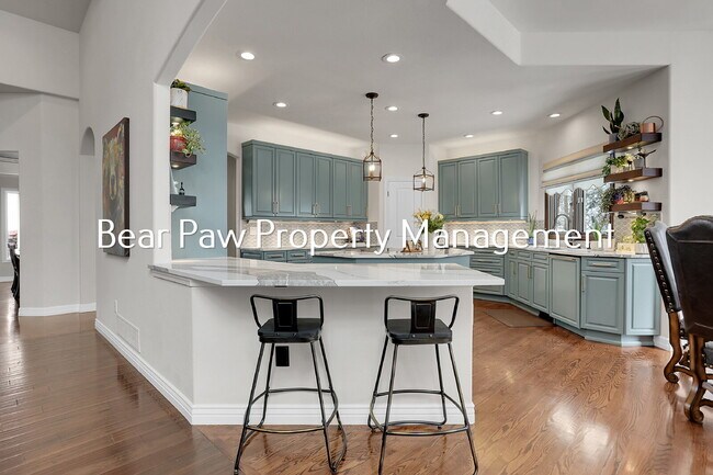 Building Photo - Stunning Home in the Ridge!!