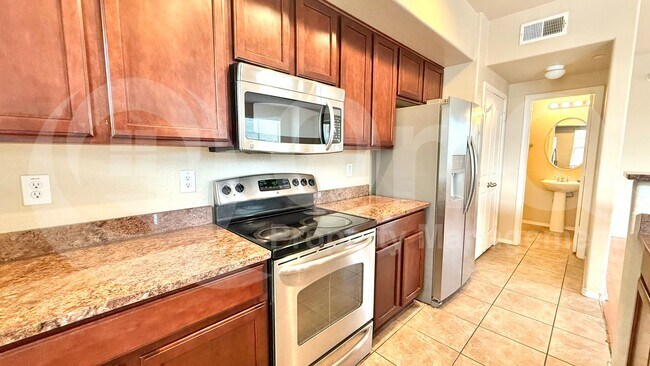 Building Photo - 900 S 94th St