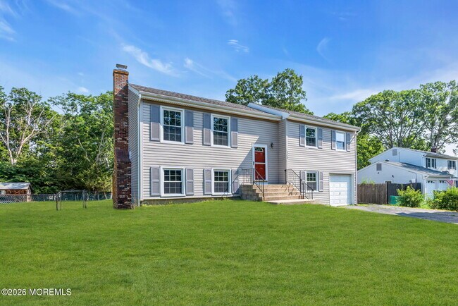 Building Photo - 173 Stowe St