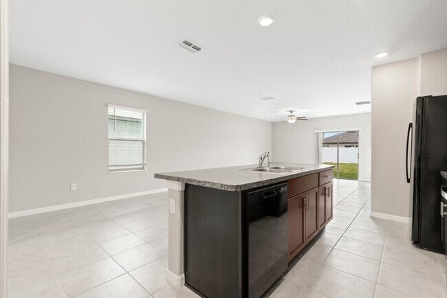 Building Photo - LIKE NEW 5 Bedroom Home for Rent in Shell Cove!