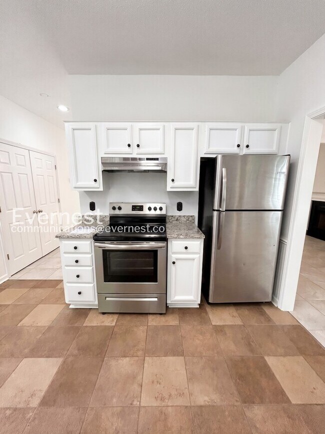 Building Photo - 3312 Northbrook Dr