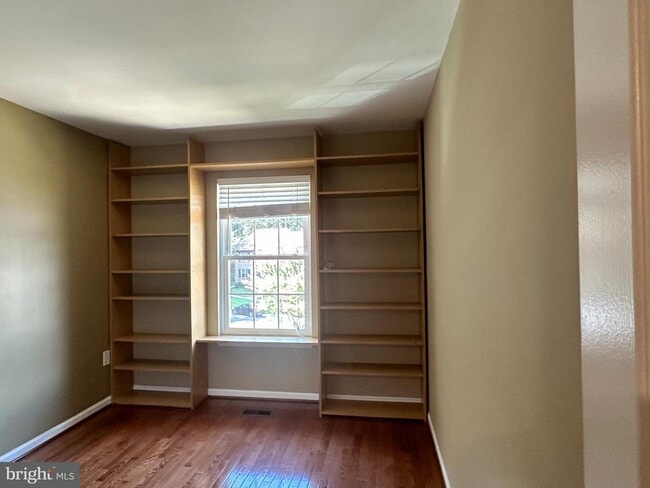 Building Photo - 6025 Crocus Ct