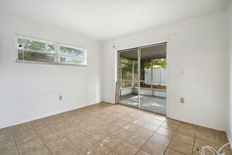 Building Photo - 1108 Amble Ln