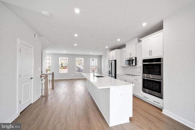 Building Photo - 1051 Venifena Terrace SE