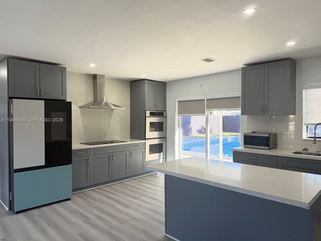 Building Photo - 9900 Dominican Dr