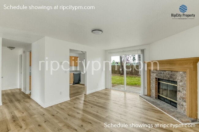 Building Photo - 2452 SE 9th Ct