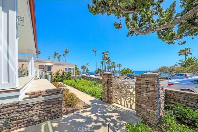 Building Photo - 376 Cliff Dr