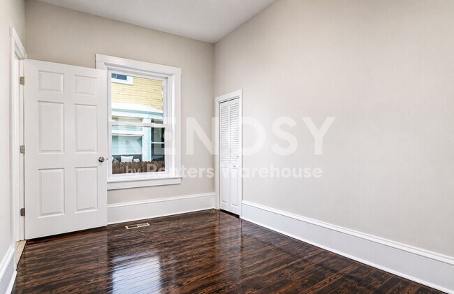 Building Photo - 3348 3rd Ave S
