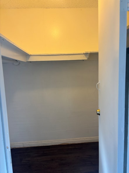 Building Photo - 519 S Bonnie Beach Pl