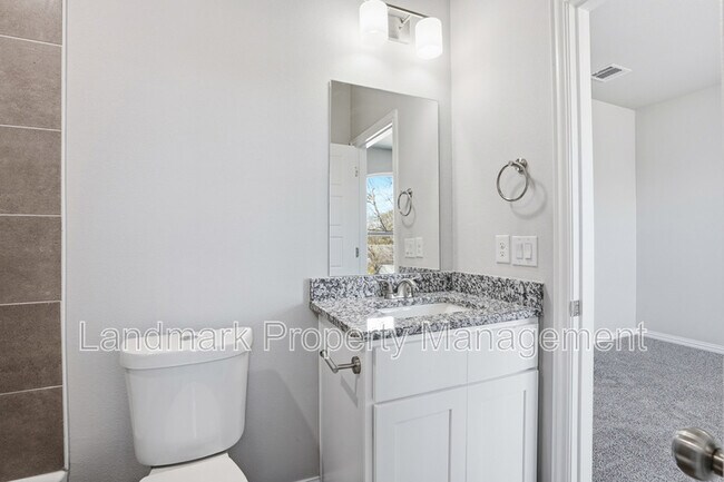 Building Photo - 303 Eastland St