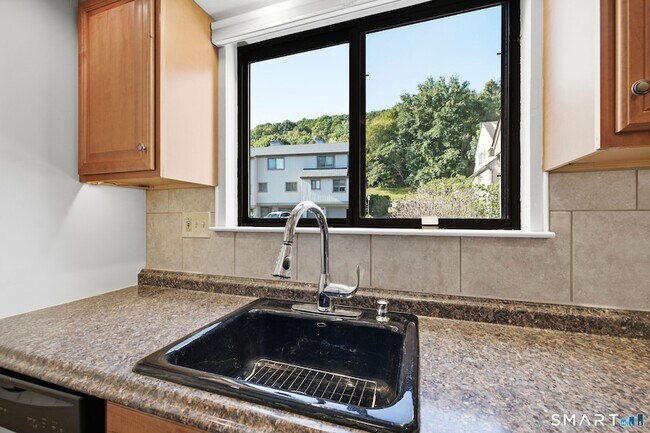 Building Photo - 67 Cambridge Ct