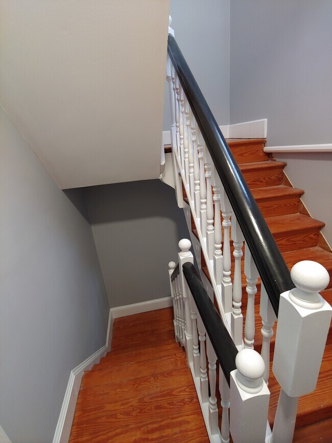 Building Photo - 33 S Calhoun St