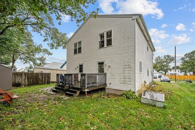 Building Photo - 95 Blanding Ave