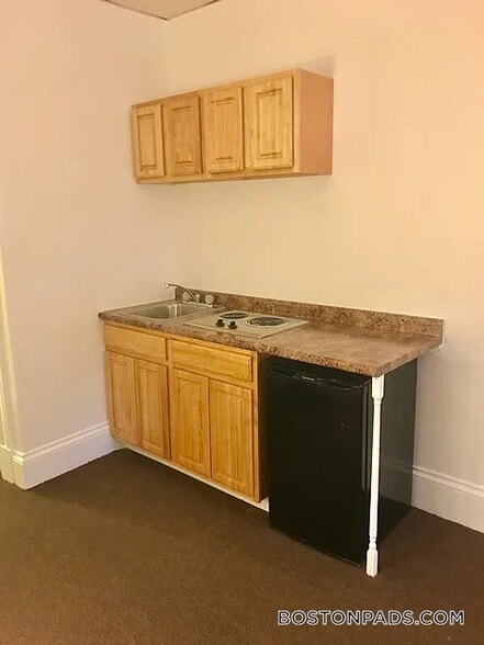 Building Photo - 854 Beacon St