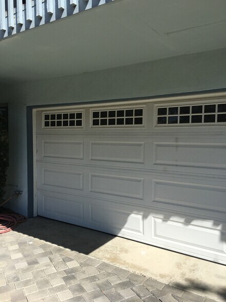 Building Photo - 3053 Lakeview Cir