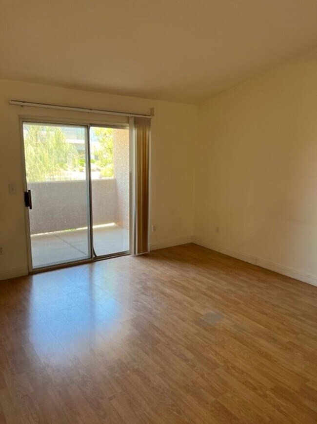 Building Photo - 1 Bedroom Unit Located in Copper Palms!
