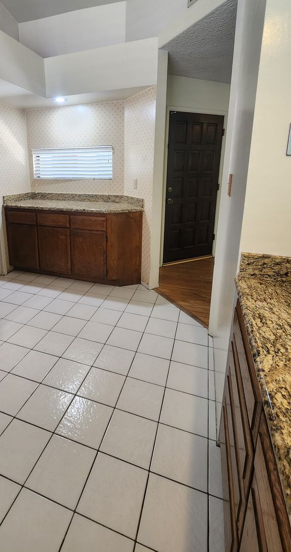 Building Photo - 3509 Rosemary Ct