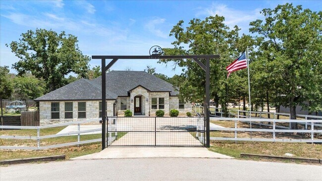 Building Photo - 127 Medlar Dr