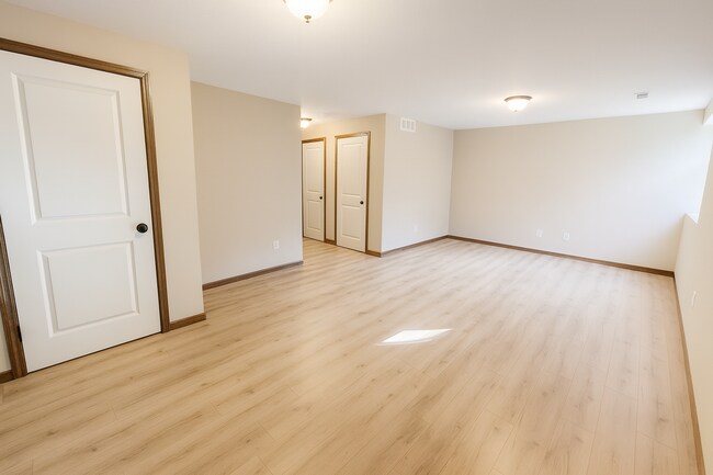 Building Photo - 729/31 Deer Haven