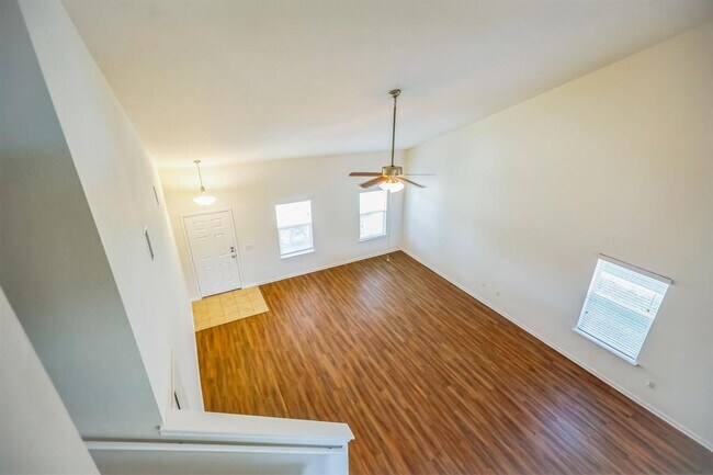 Building Photo - 104 Navidad River Dr