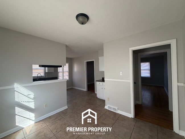 Building Photo - 3-Bedroom Memphis Home Near East Memphis with Fenced Yard