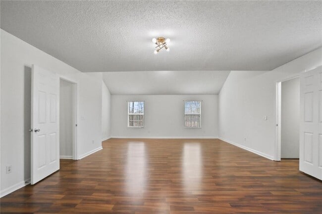 Building Photo - 197 Kyndal Dr