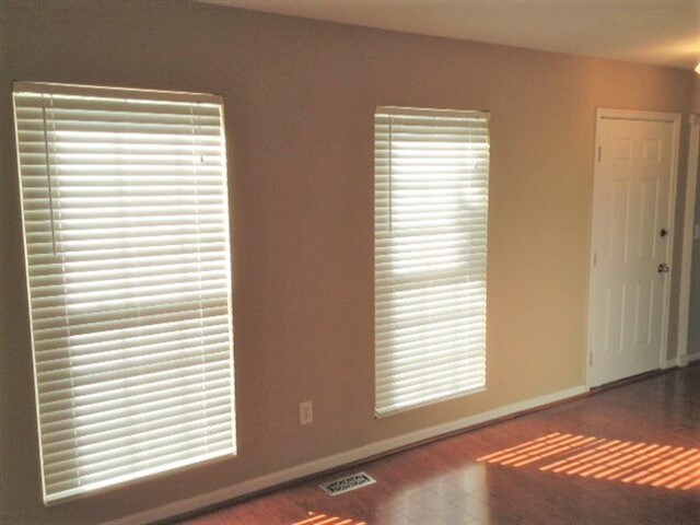 Building Photo - 725 Kent Cir