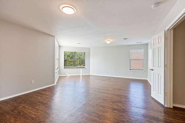 Building Photo - Beautiful 3 bedroom, 2.5 bathroom home in Round Rock!!!