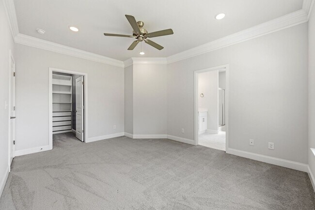 Building Photo - 903 Eakins Ln