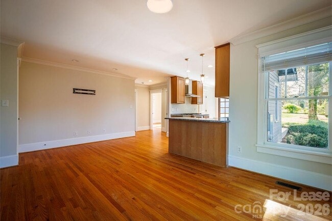 Building Photo - 435 Walnut Ave