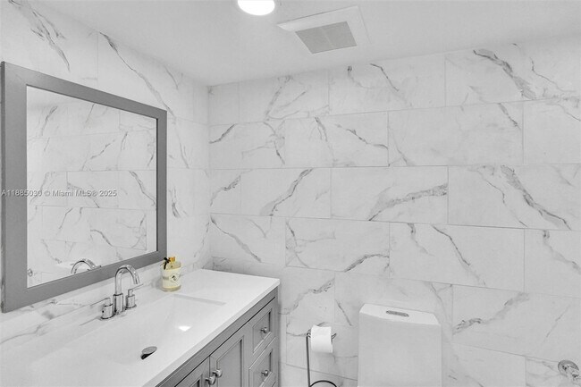 Building Photo - 3527 NE 168th St