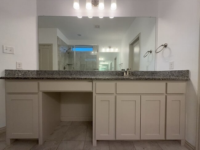 Building Photo - 4027 Snow Goose Trl