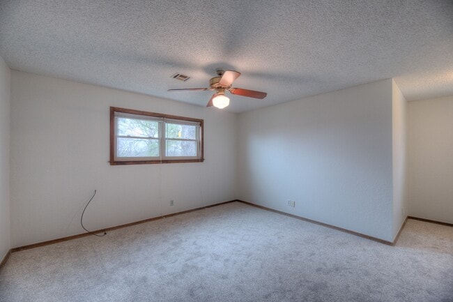 Building Photo - 24322 S Beulah Cove