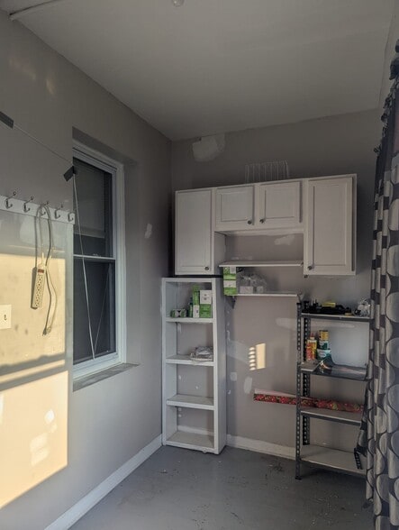 Building Photo - 4616 S Spaulding Ave