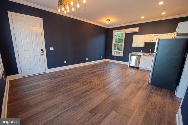 Building Photo - 106 Colonial Ct