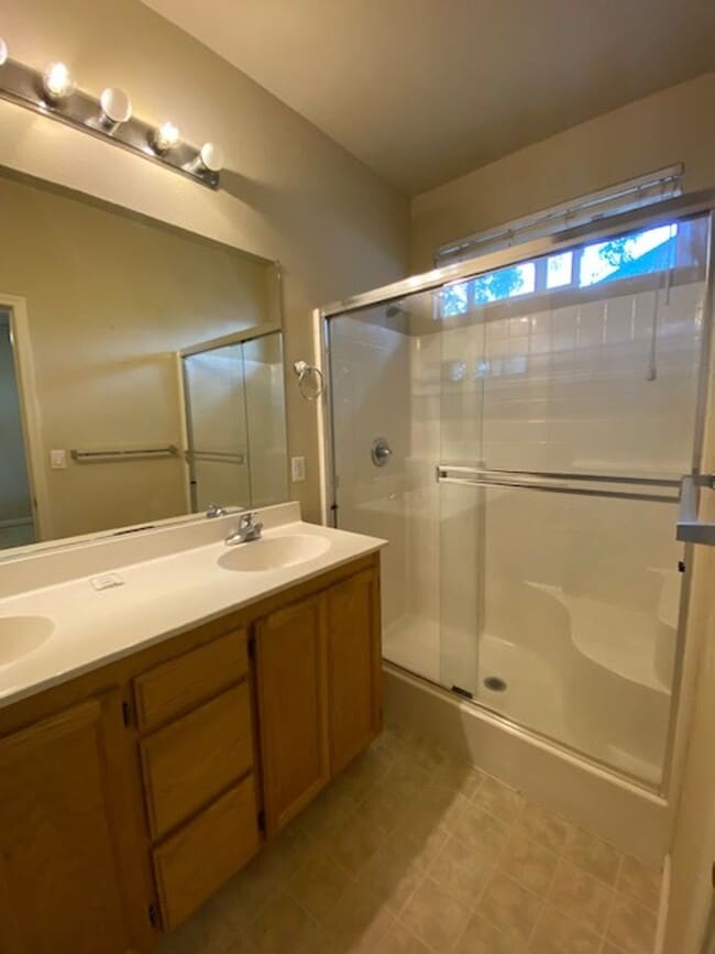 Building Photo - ~Beautiful 3 Bed 2 Bath House in Santa Rosa~