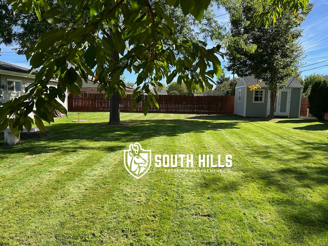 Building Photo - 3bed/2bath w/finished basement, landscaping & Water, Sewer, Trash Included, RV Parking