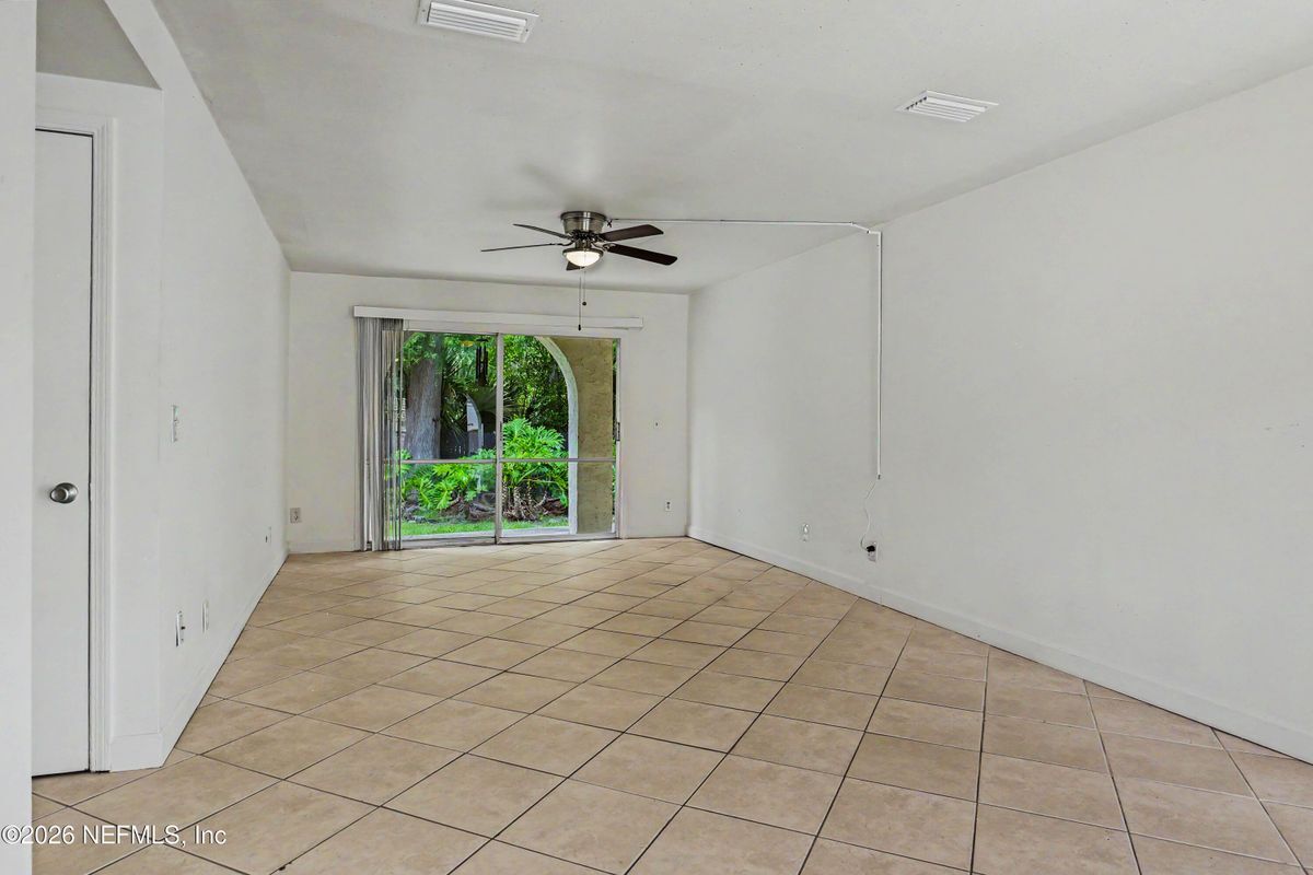 Building Photo - 1557 El Prado Rd