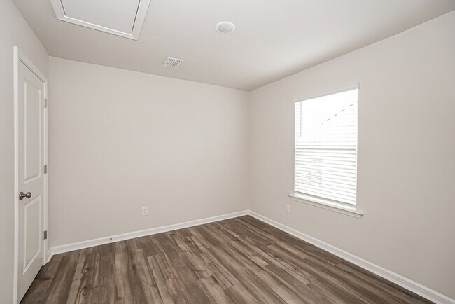Building Photo - Spacious 4 Bedroom Home in Cane Bay