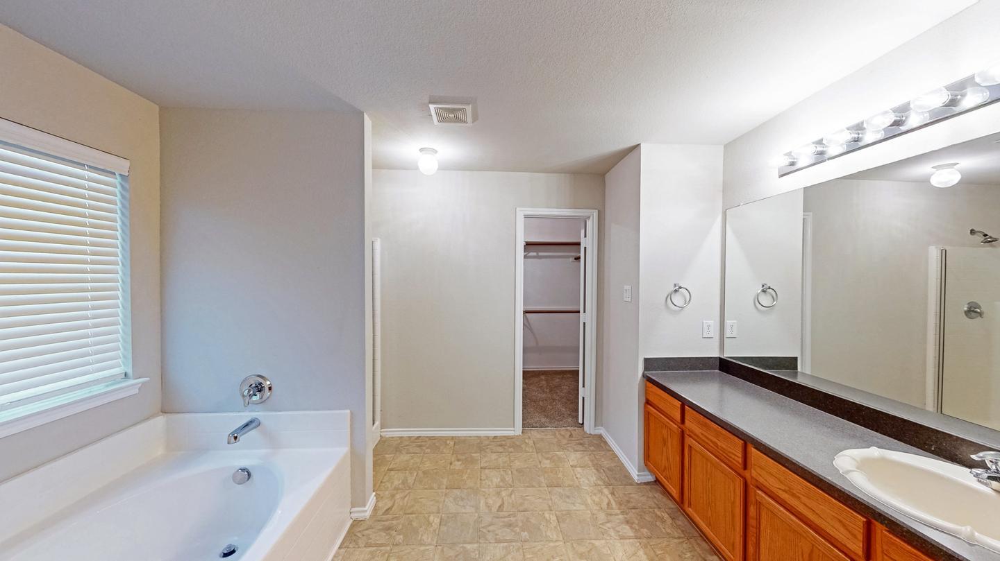 Building Photo - Affordable charm in Ferris – your cozy home at an unbeatable price!