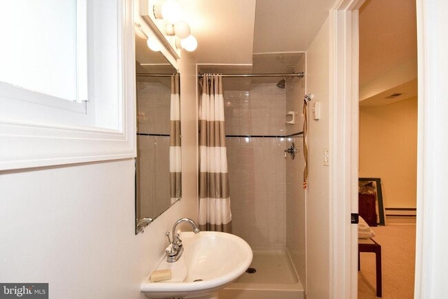 Building Photo - 2426 Observatory Pl NW