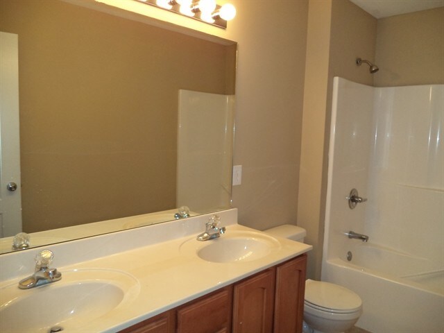 Building Photo - 4905 Sunday Silence Dr