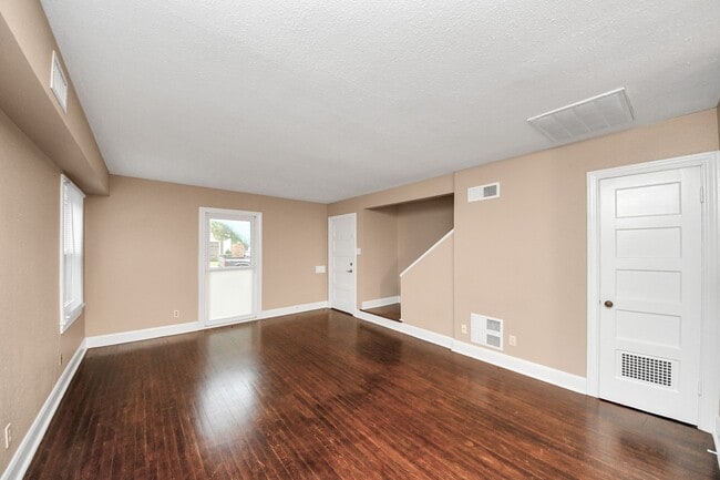 Building Photo - 2332 Sheridan St