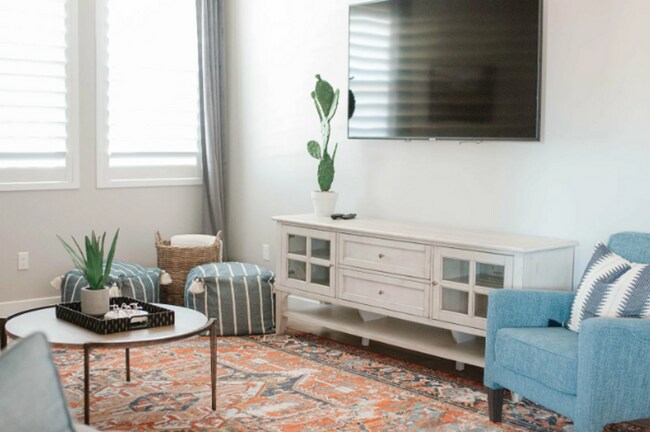 Building Photo - Short term lease options! Spacious Condo in Washington