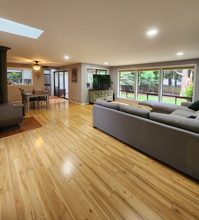 Building Photo - 20 Warbler Ln