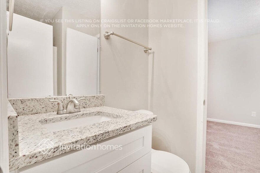 Building Photo - 678 Lakeridge Dr SE
